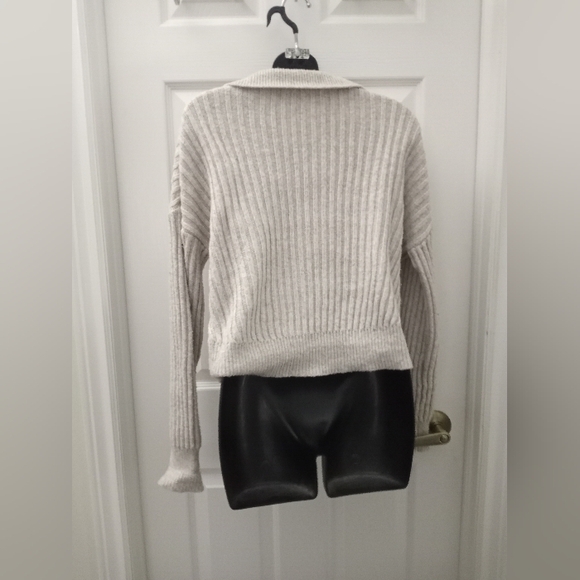 Women's Ribbed Knit Sweater - Cream - Picture 3 of 4
